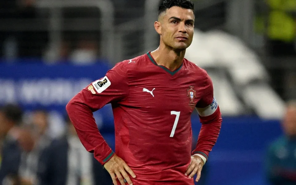 Ronaldo kelihatan kecewa selepas tersingkir daripada Piala Dunia. - Foto REUTERS